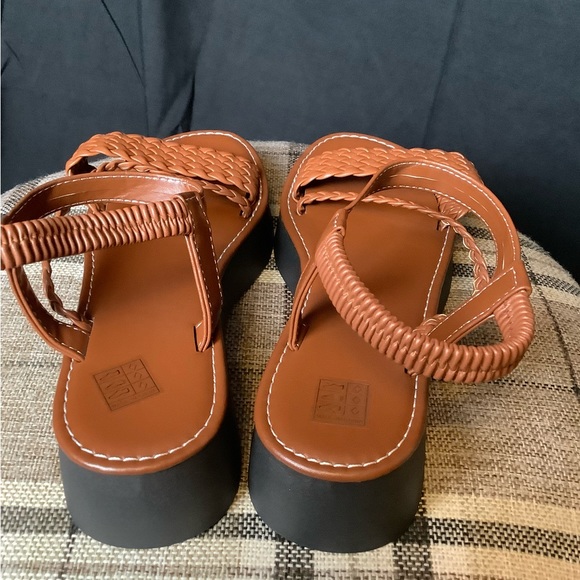 Women's Solid Color Braided Sandals, - Picture 5 of 6